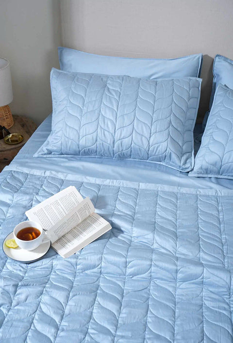 100% Cotton Bed Cover/Ac Quilt With Pillowcases- Sky Blue 300 TC (Leaf Pattern)