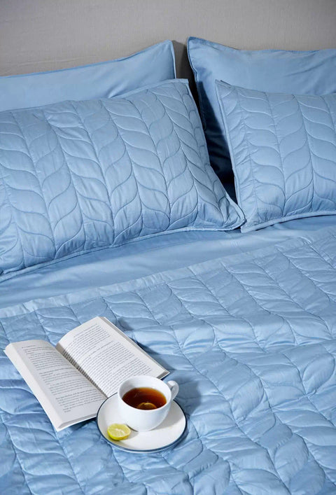 100% Cotton Bed Cover/Ac Quilt With Pillowcases- Sky Blue 300 TC (Leaf Pattern)