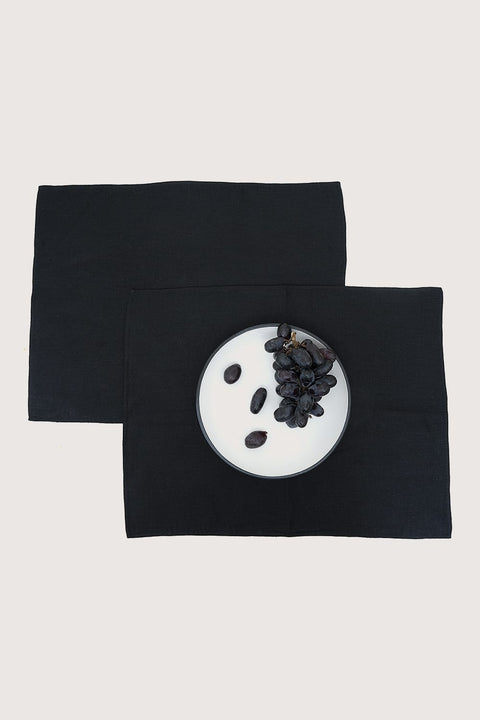 BLACK LINEN PLACEMAT
