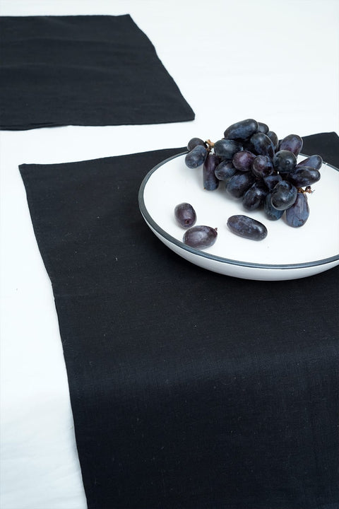 BLACK LINEN PLACEMAT