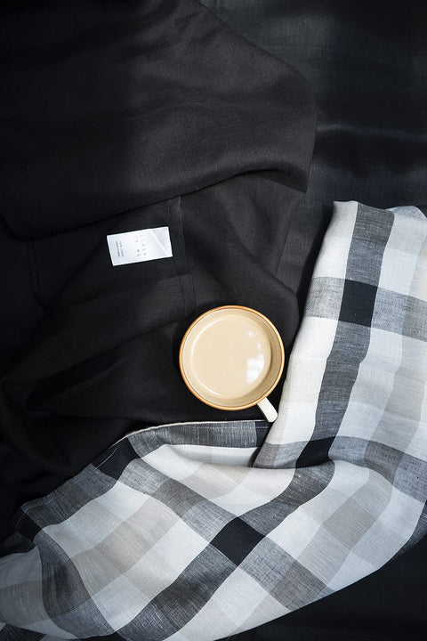 BLACK LINEN TABLE RUNNER