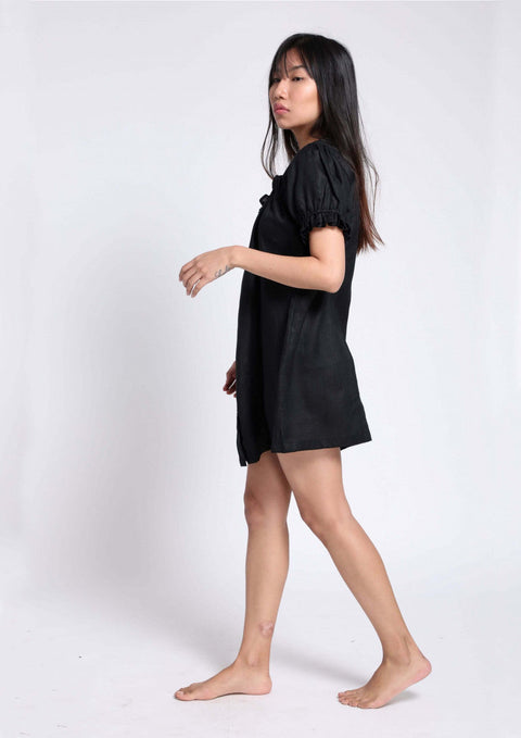 Ruffle Dress in - Black
