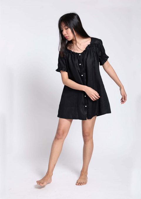 Ruffle Dress in - Black