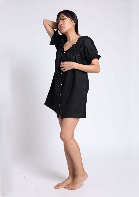 Ruffle Dress in - Black