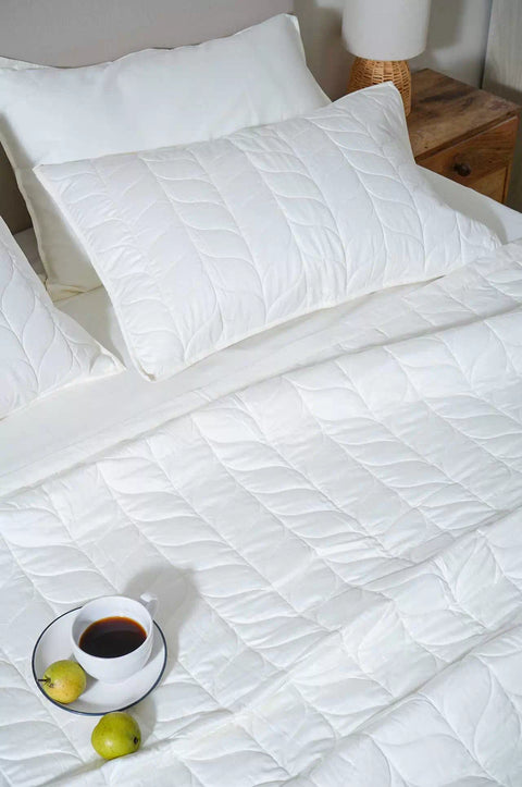 Ivory White Cotton Quilted Bed Cover Set (Leaf Pattern)