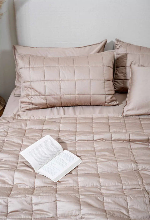 Oak Beige Cotton Quilted Bed Cover Set (Box-Pattern)