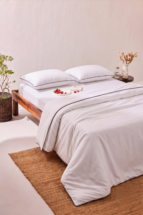 White - 100% Organic Cotton Duvet Cover with Black Piping (300 TC)