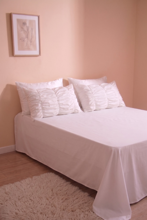 White - Classic Cotton Bedsheet With Gather Pillowcases (300TC)
