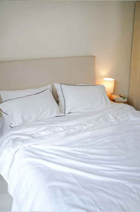 100% Cotton Duvet Cover With Pillowcases- Black Piping (300 TC)